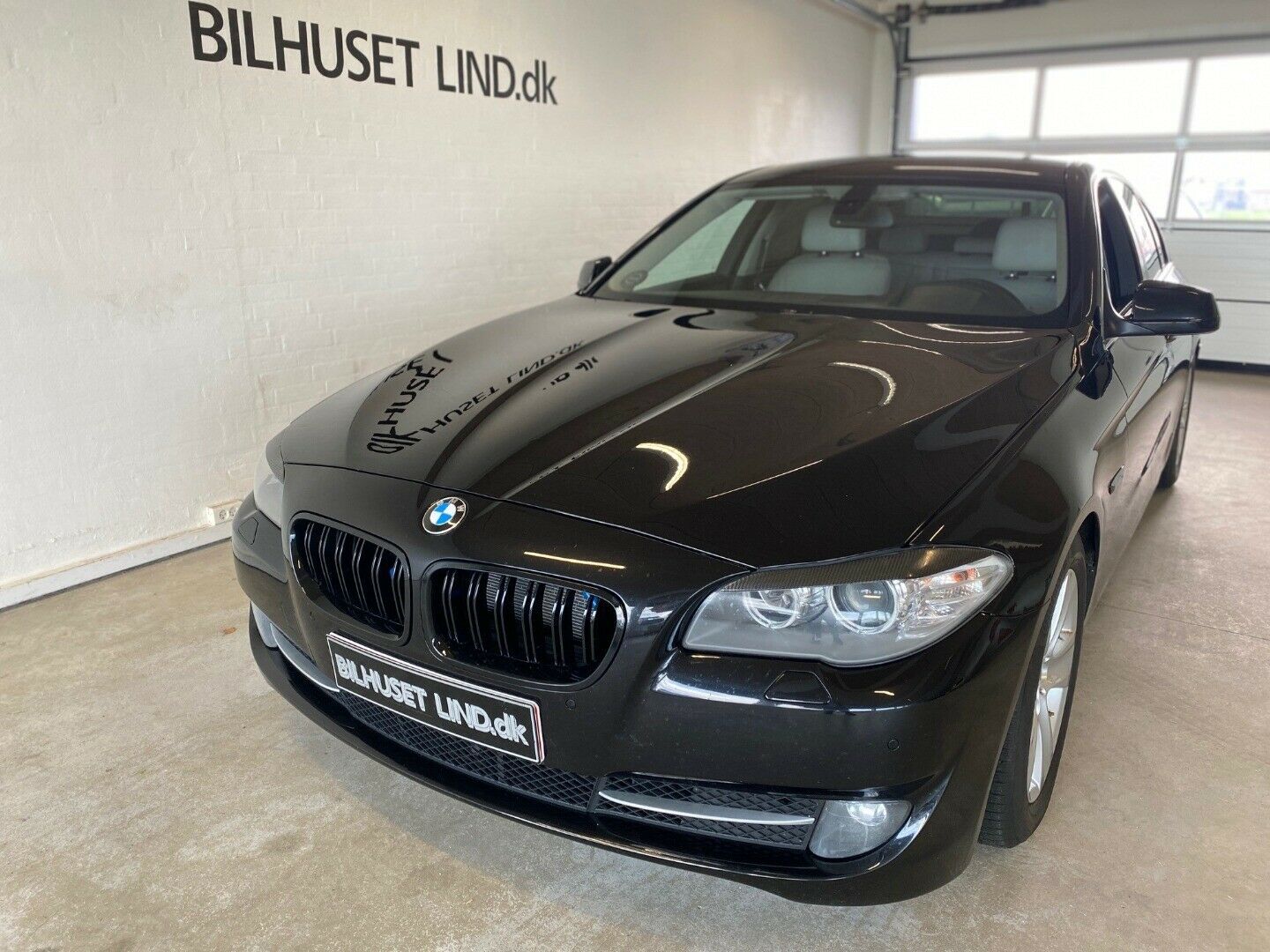 Sort BMW 520d fra 2010