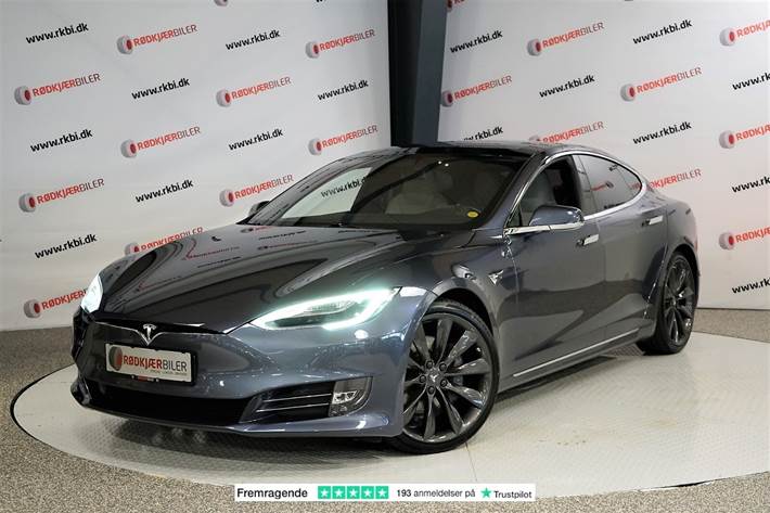 Grå Tesla Model S fra 2017