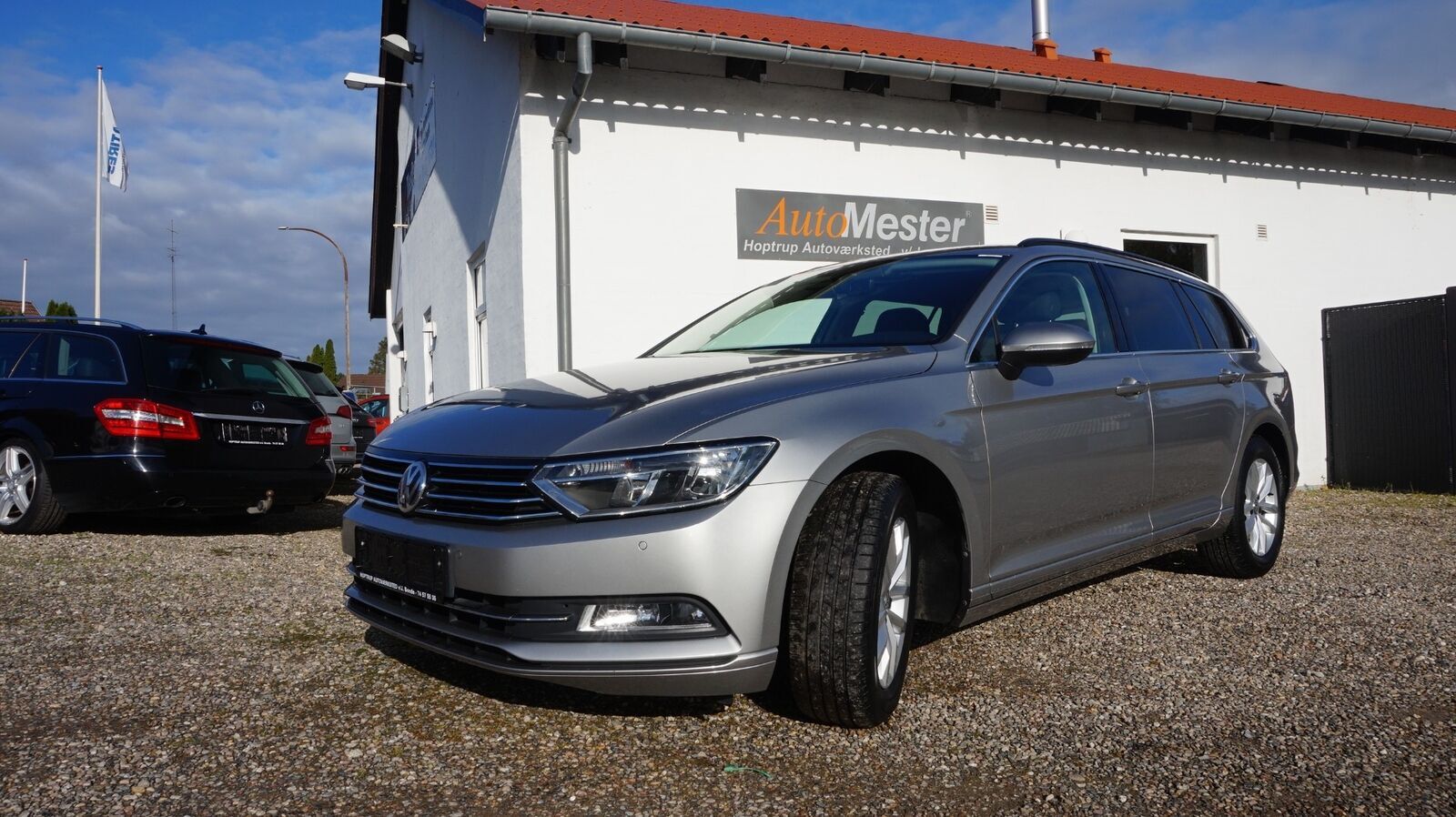 Grå VW Passat fra 2017