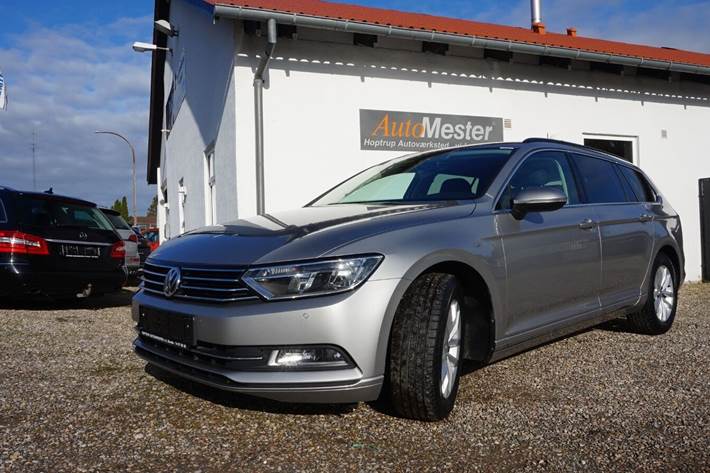 Grå VW Passat fra 2017