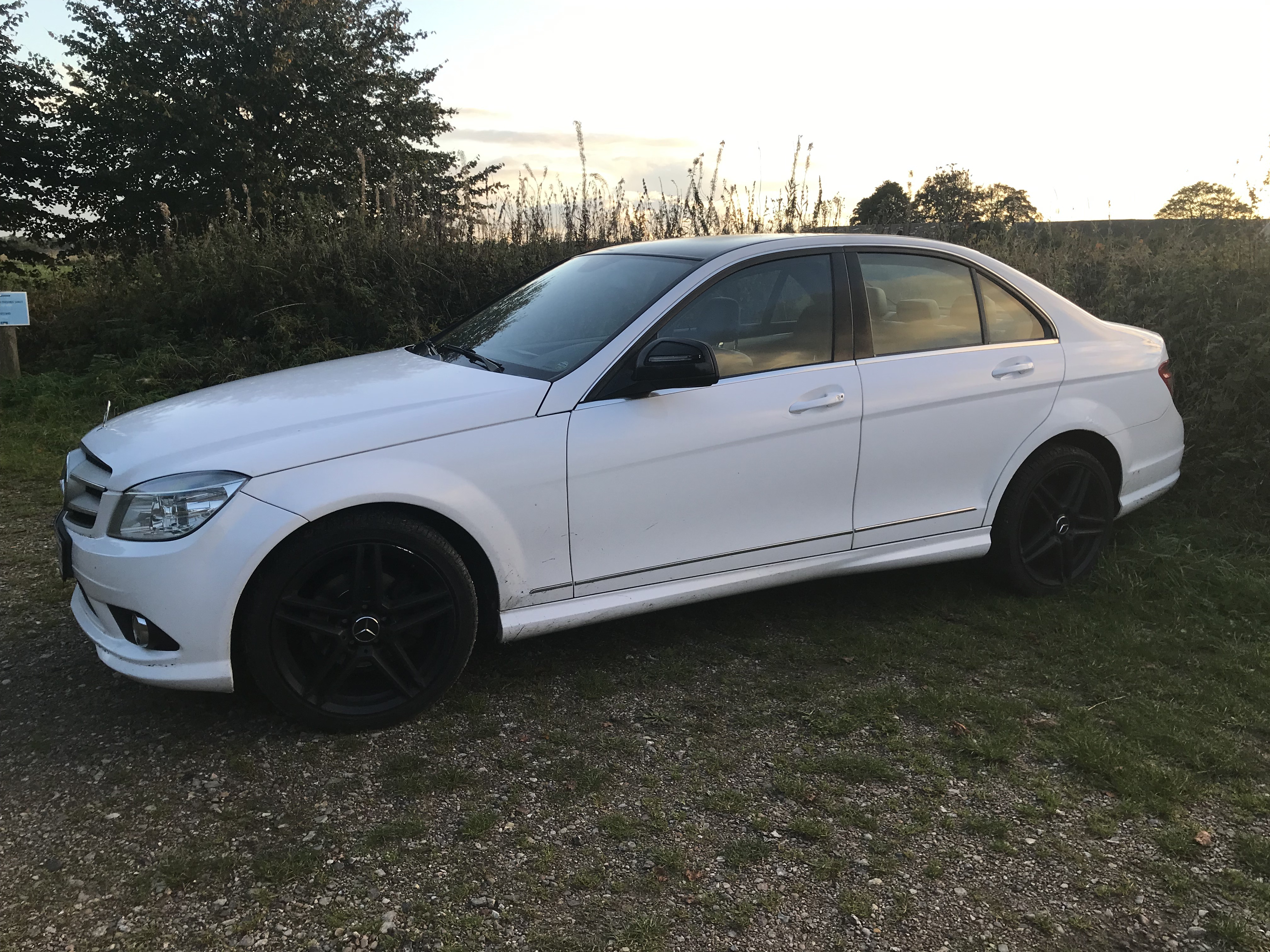 Blå Mercedes C220 d fra 2008