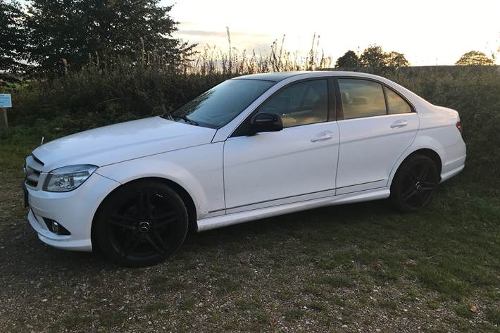 Blå Mercedes C220 d fra 2008