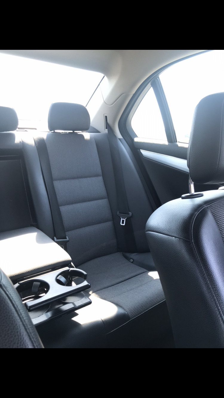 Blå Mercedes C220 d fra 2008
