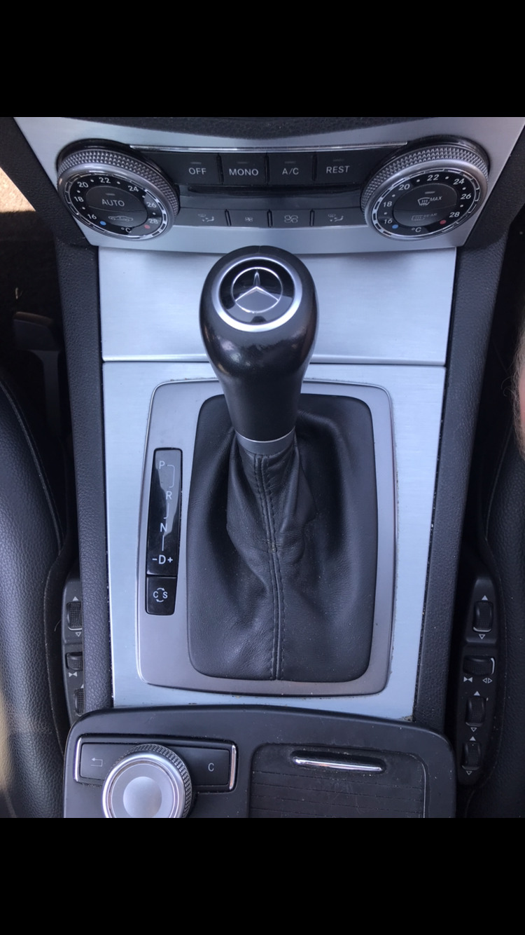 Blå Mercedes C220 d fra 2008