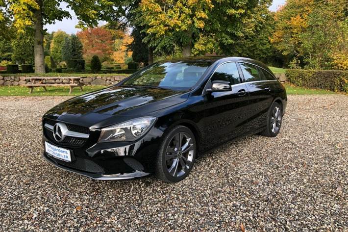 Grå Mercedes CLA200 fra 2017