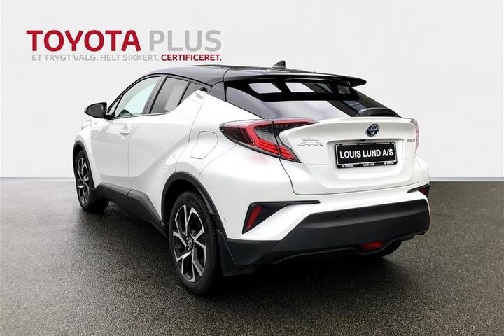 Hvid Toyota C-HR fra 2019