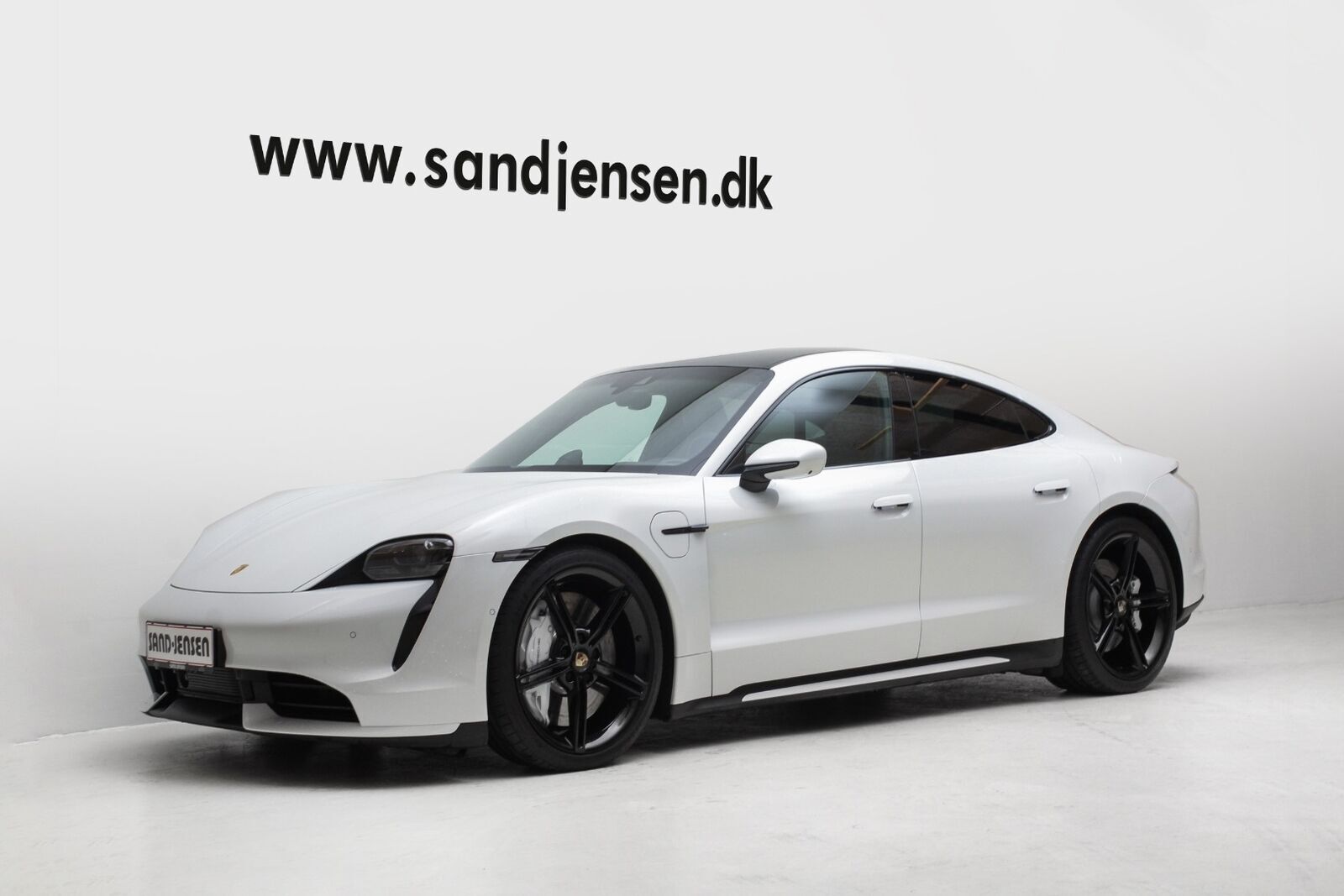 Grå Porsche Taycan Turbo fra 2020