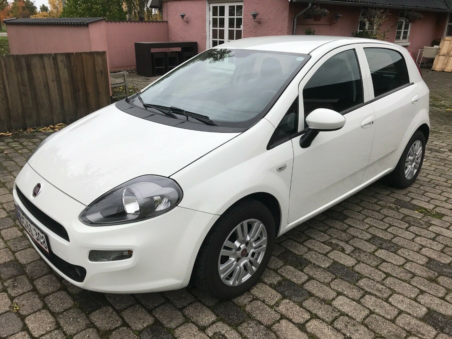 Hvid Fiat Punto fra 2015