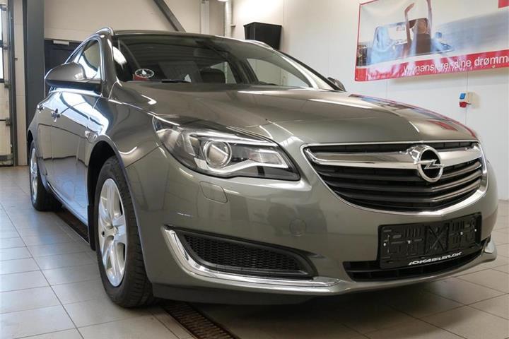 Grå Opel Insignia fra 2017