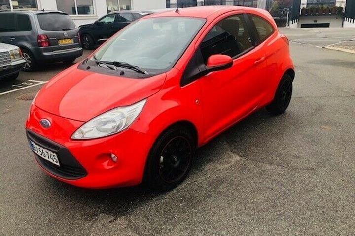 Rød Ford Ka fra 2009