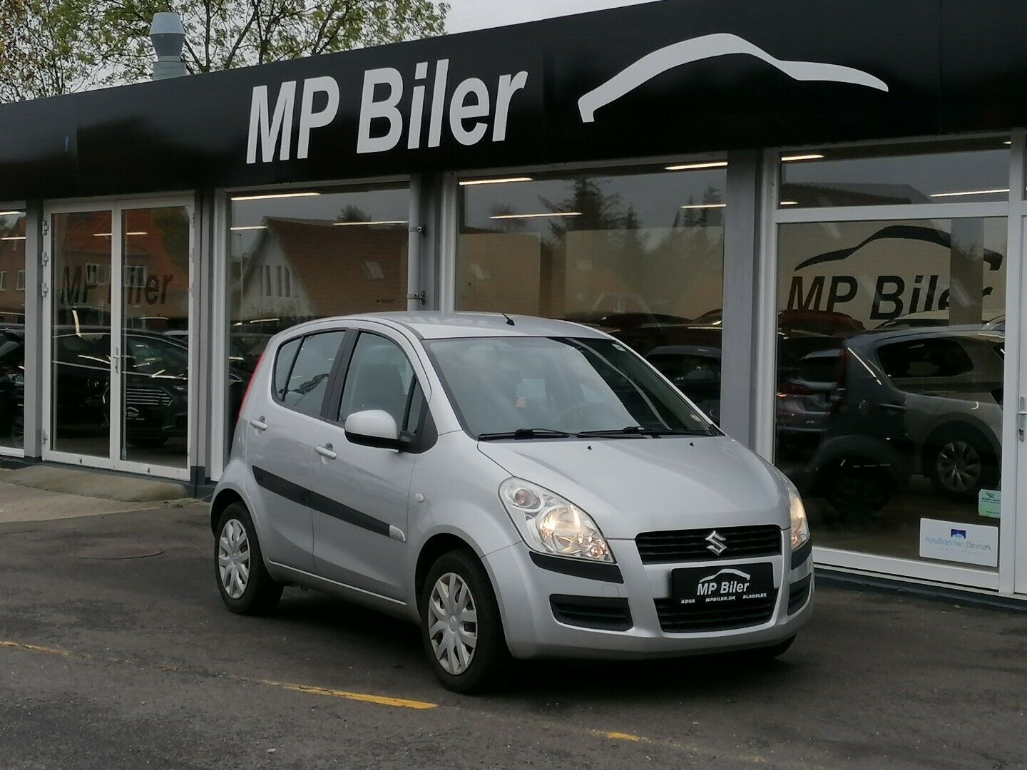 Grå Suzuki Splash fra 2010