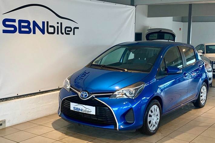 Blå Toyota Yaris fra 2017