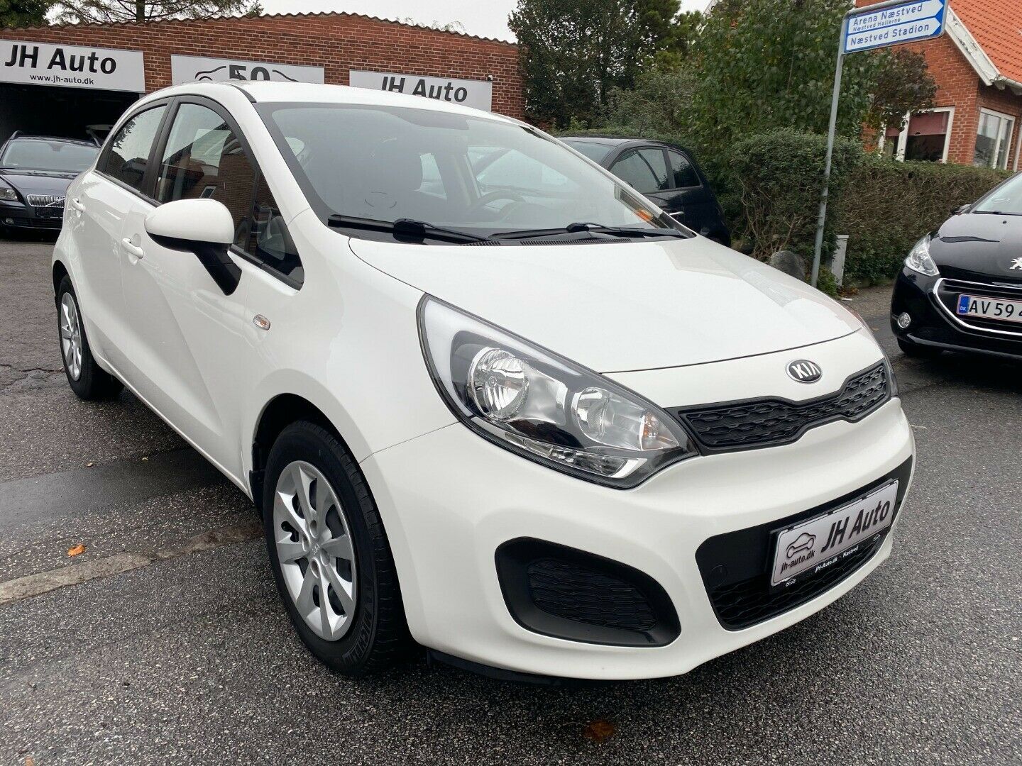 Hvid Kia Rio fra 2014