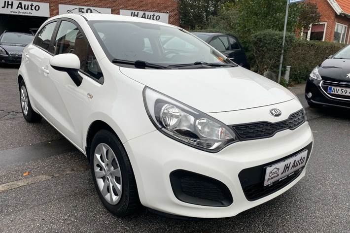 Hvid Kia Rio fra 2014