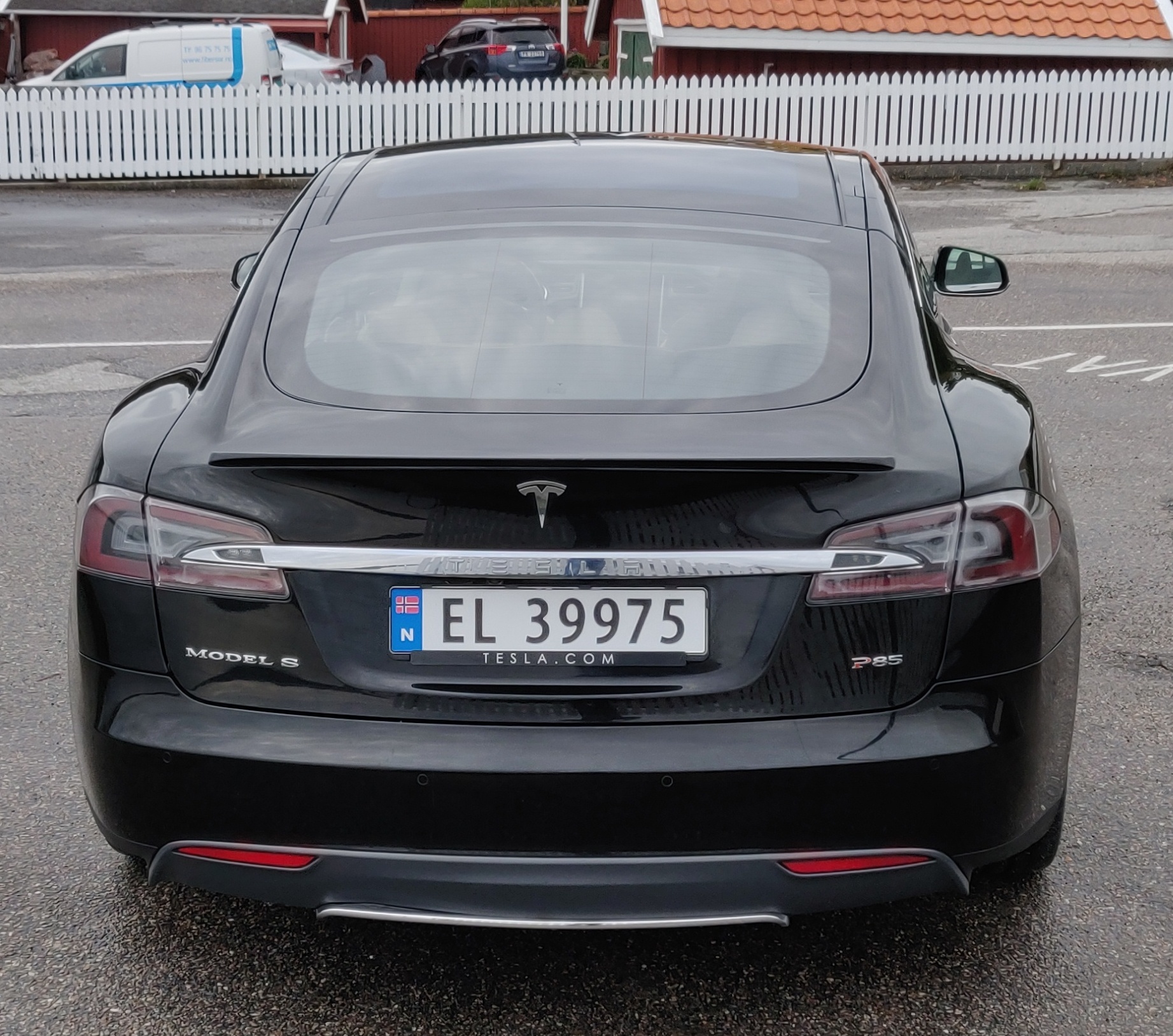 Sort Tesla Model S fra 2014