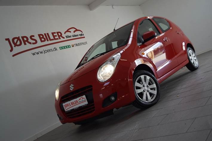 Rød Suzuki Alto fra 2013