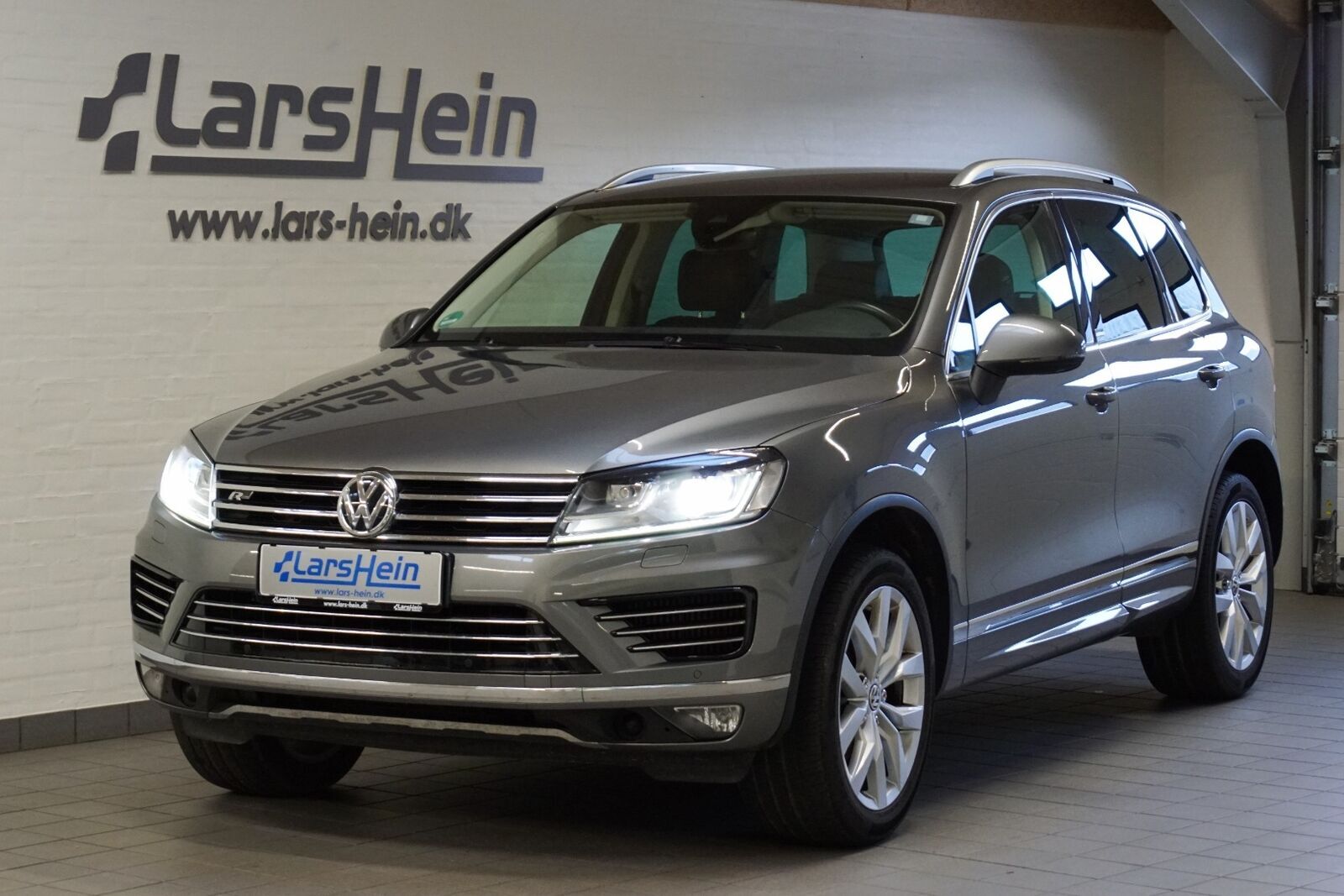 Grå VW Touareg fra 2017