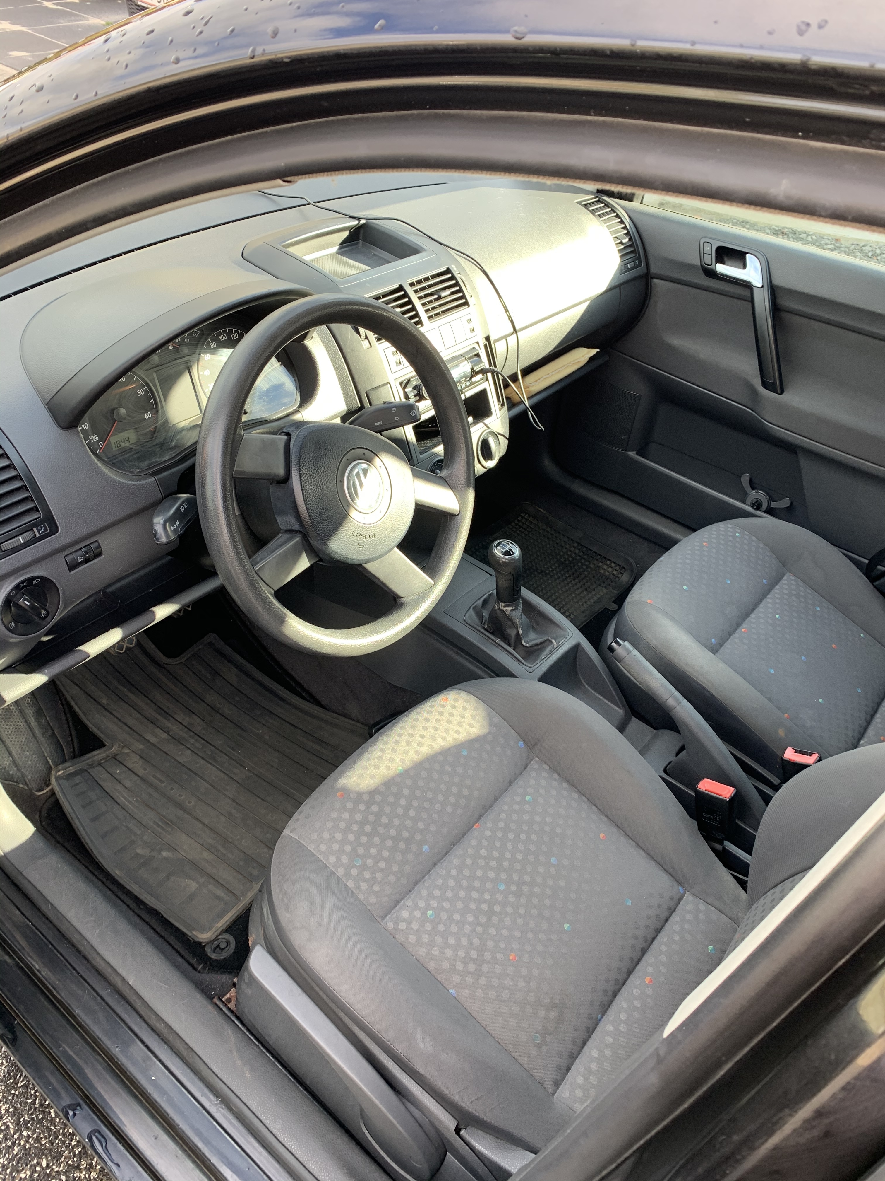 Sort VW Polo fra 2004