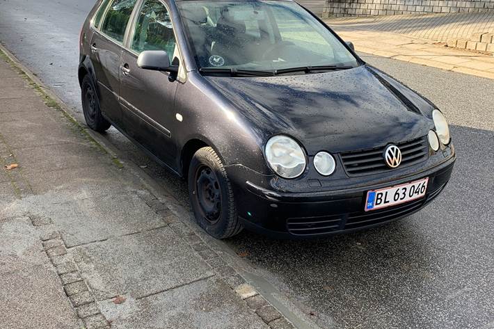Sort VW Polo fra 2004