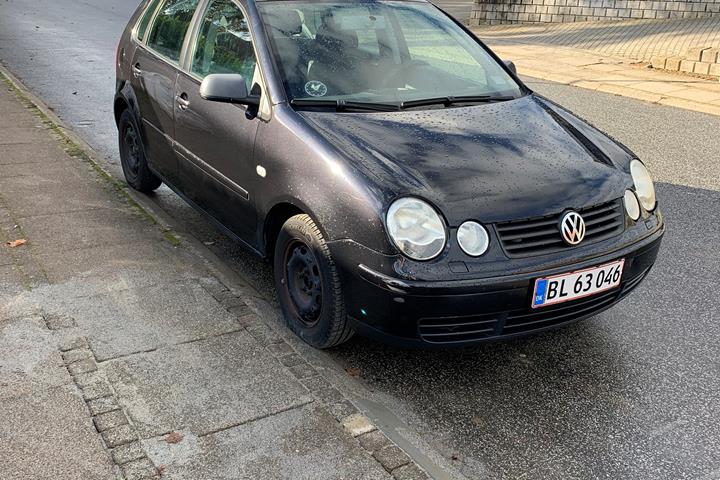 Sort VW Polo fra 2004