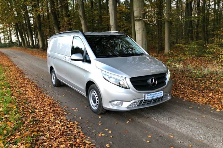 Grå Mercedes Vito 111 fra 2019