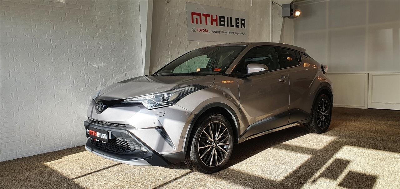 Grå Toyota C-HR fra 2016