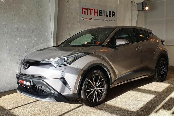 Grå Toyota C-HR fra 2016