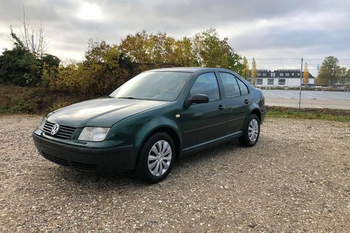 Grøn VW Bora fra 1999