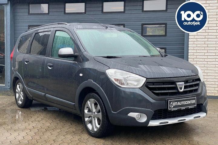 Grå Dacia Lodgy Stepway fra 2017