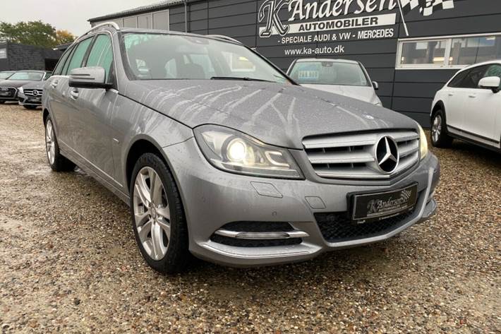 Grå Mercedes C200 fra 2012