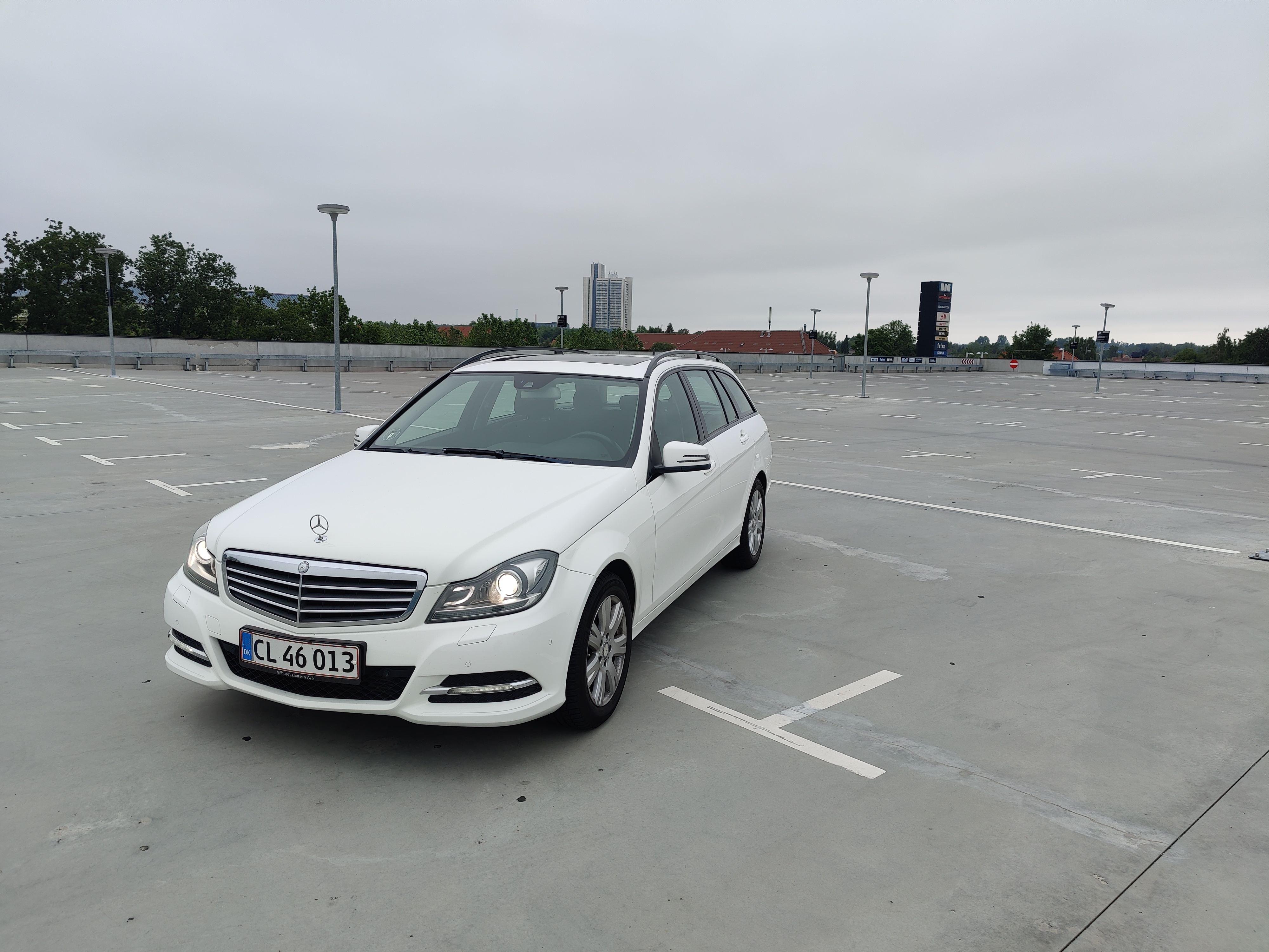 Hvid Mercedes C220 d fra 2013