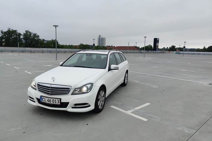 Hvid Mercedes C220 d fra 2013