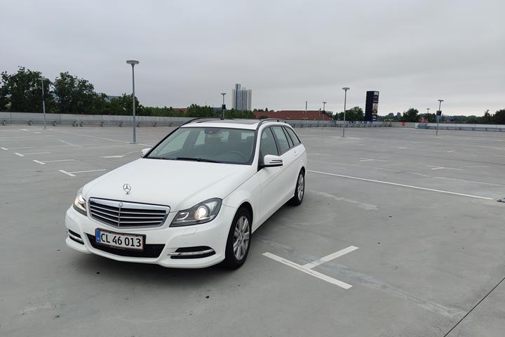 Hvid Mercedes C220 d fra 2013