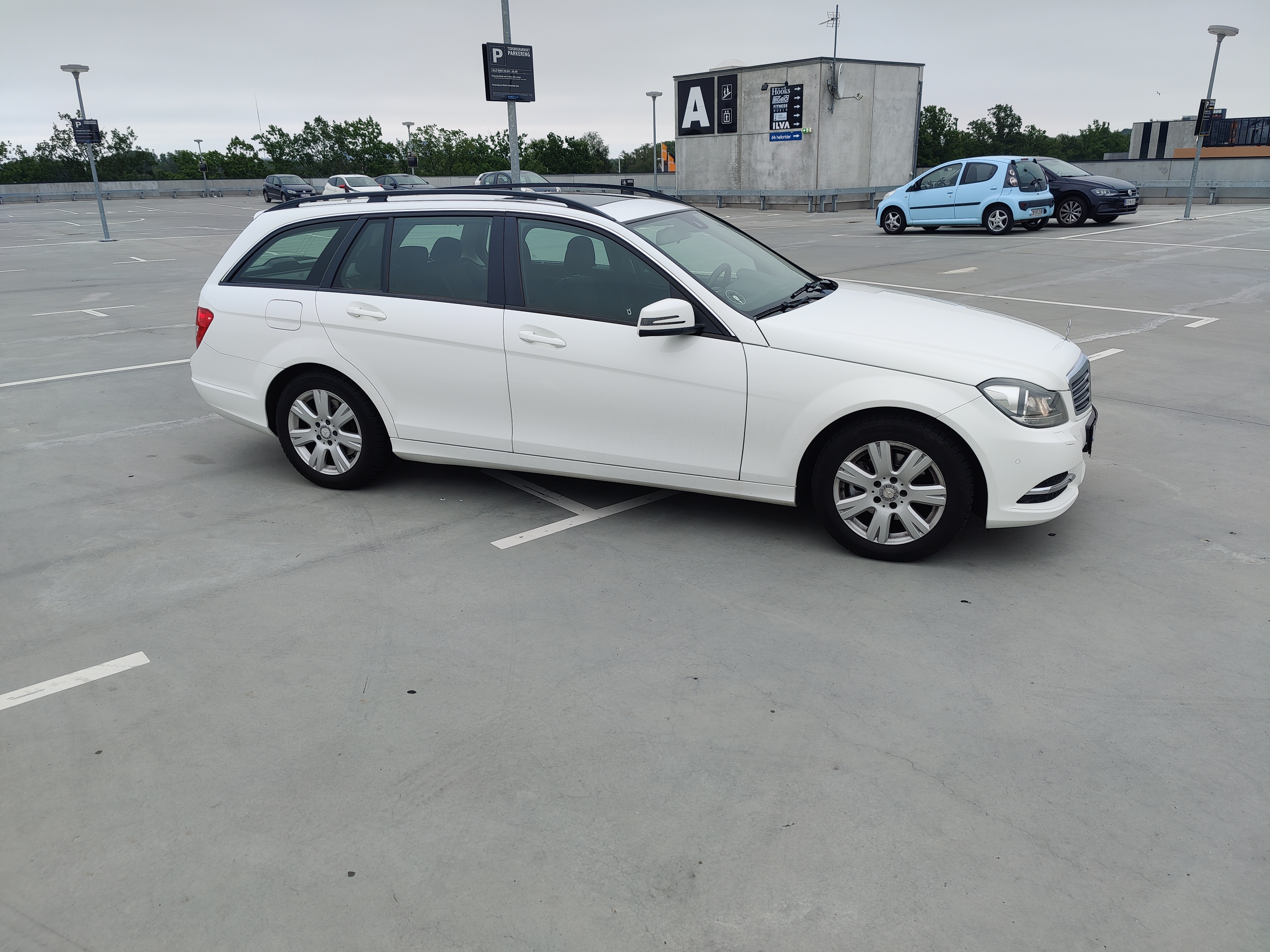 Hvid Mercedes C220 d fra 2013