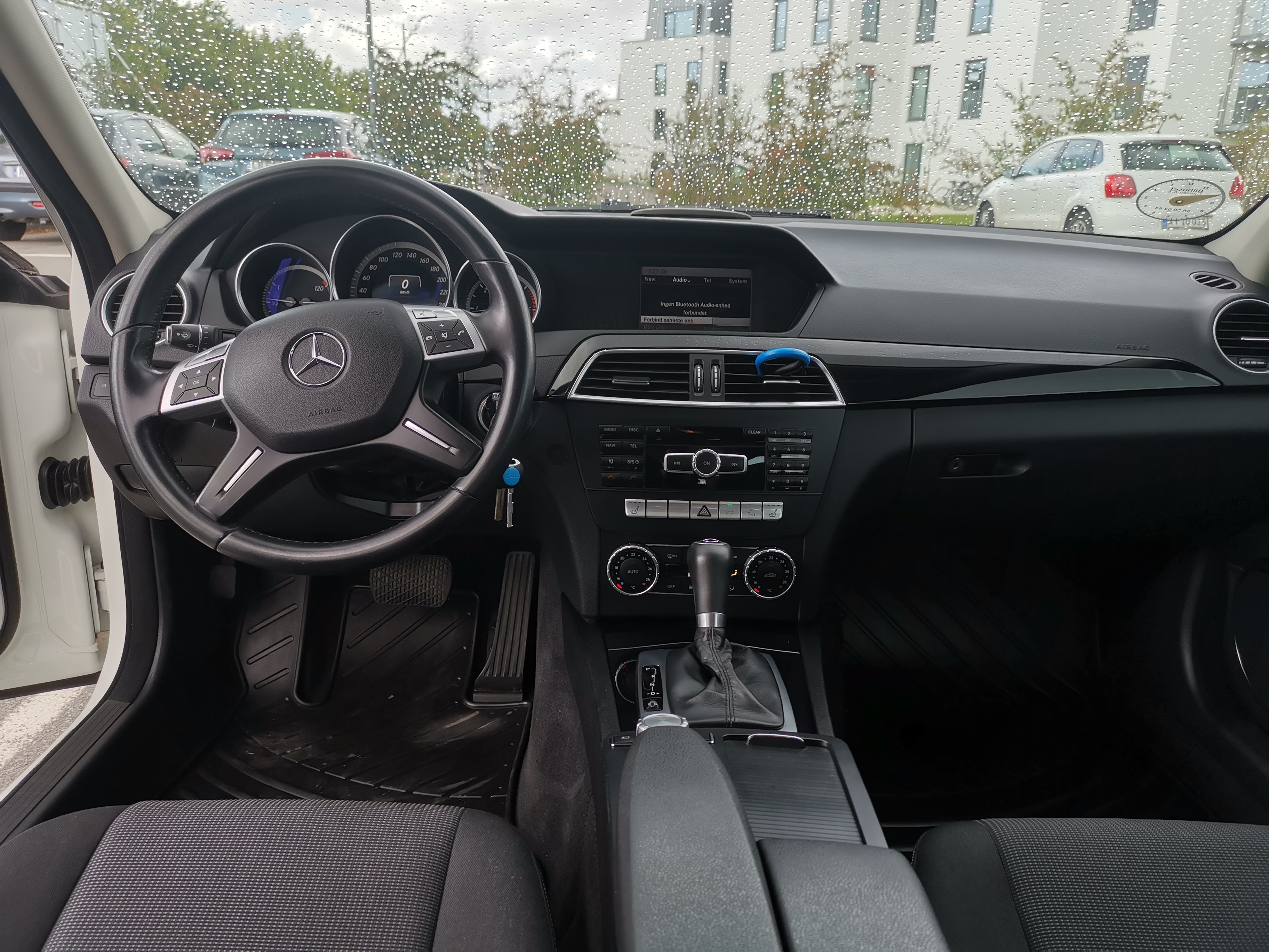 Hvid Mercedes C220 d fra 2013
