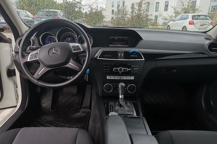Hvid Mercedes C220 d fra 2013