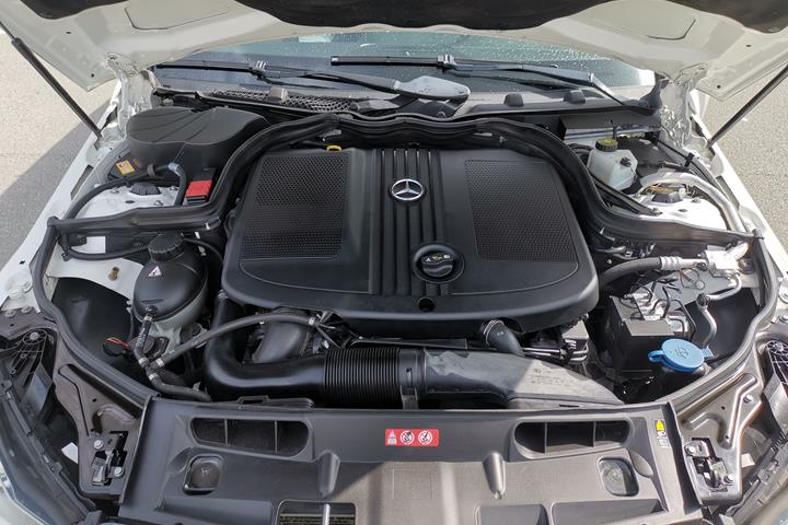 Hvid Mercedes C220 d fra 2013