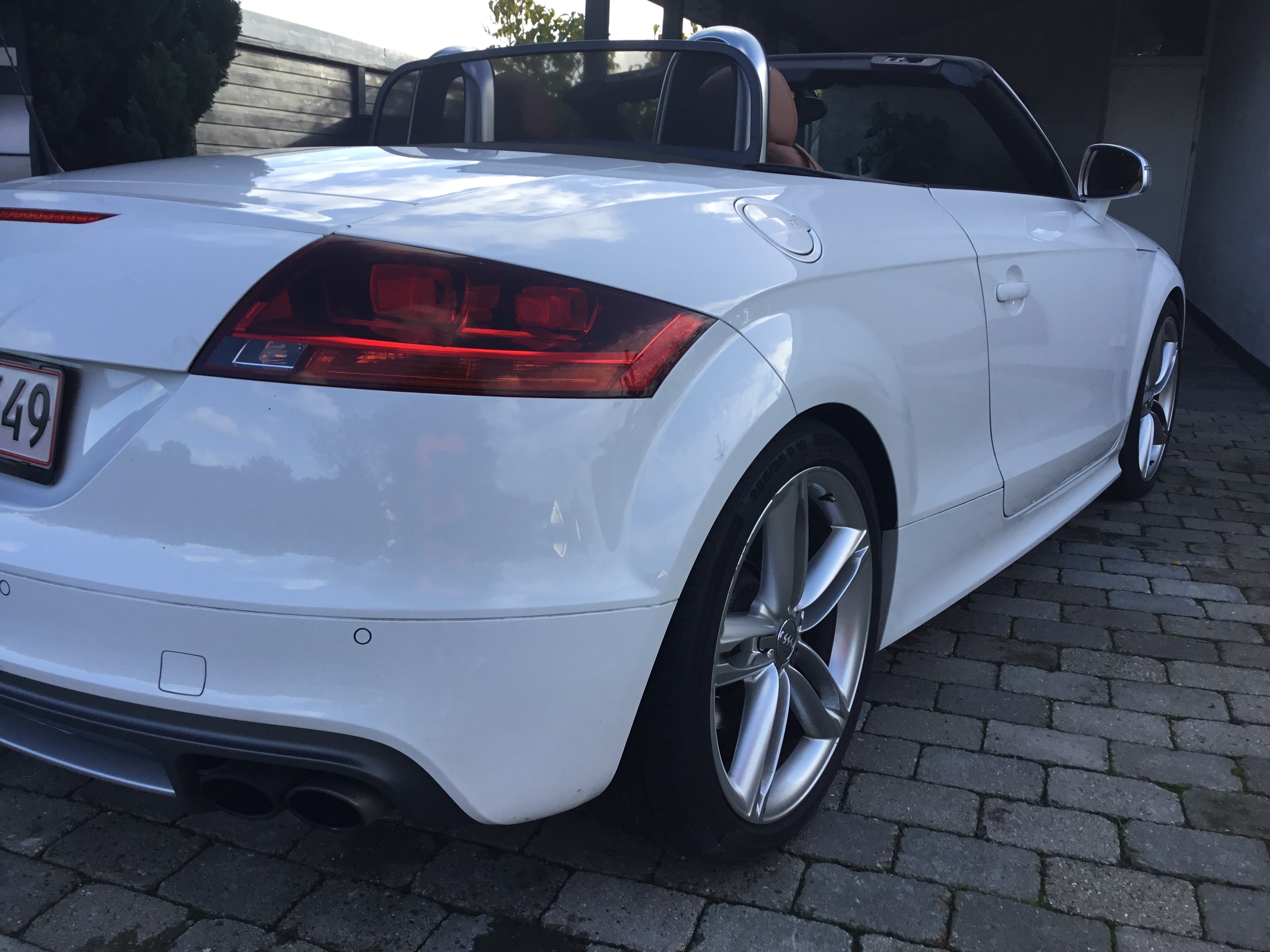 Hvid Audi TTS fra 2011