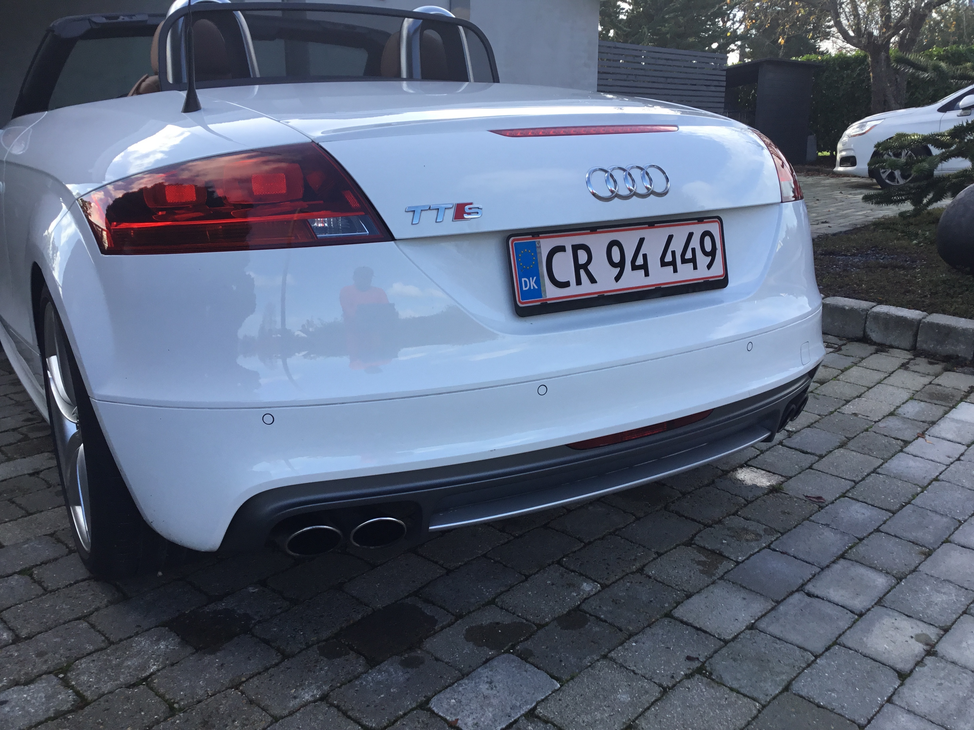 Hvid Audi TTS fra 2011