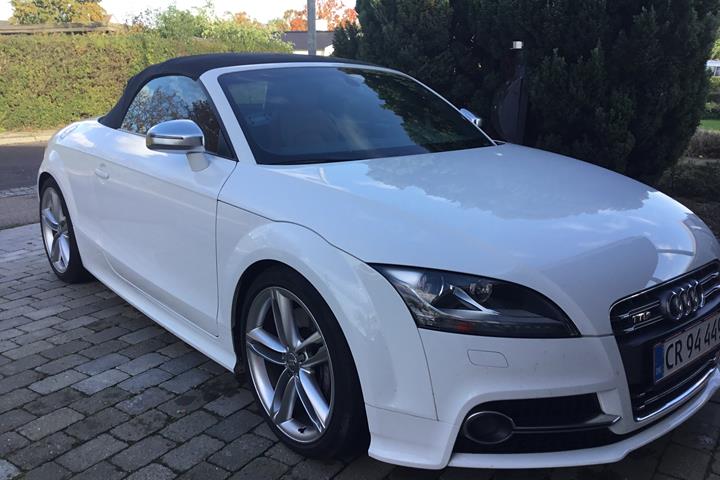 Hvid Audi TTS fra 2011