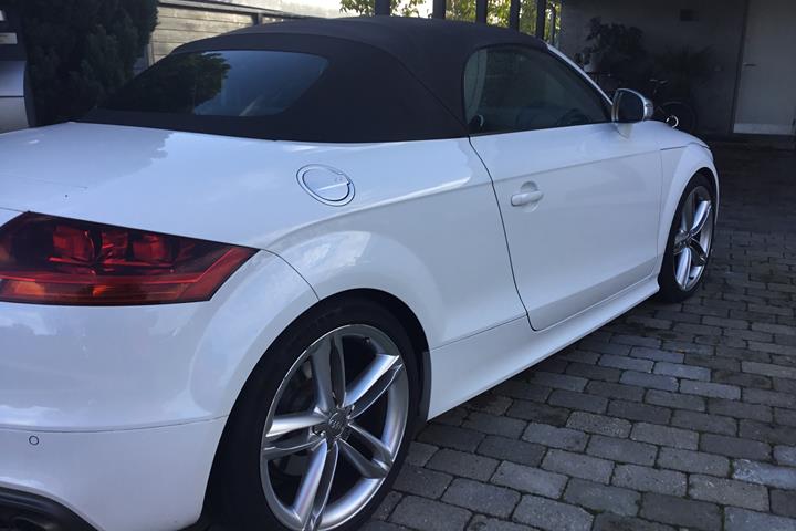 Hvid Audi TTS fra 2011