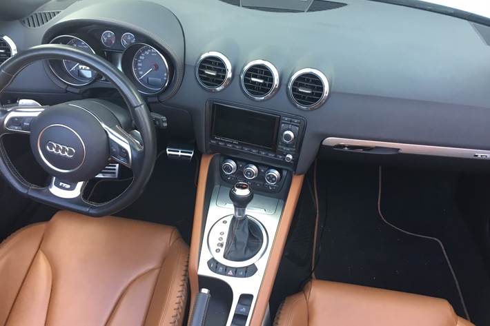 Hvid Audi TTS fra 2011