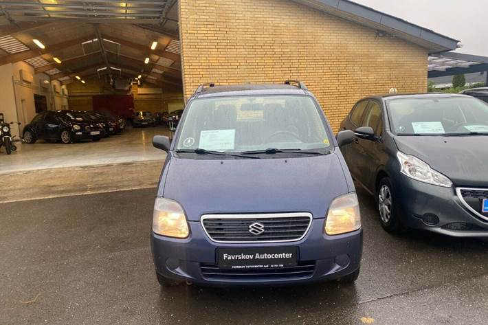 Blå Suzuki Wagon R+ fra 2001