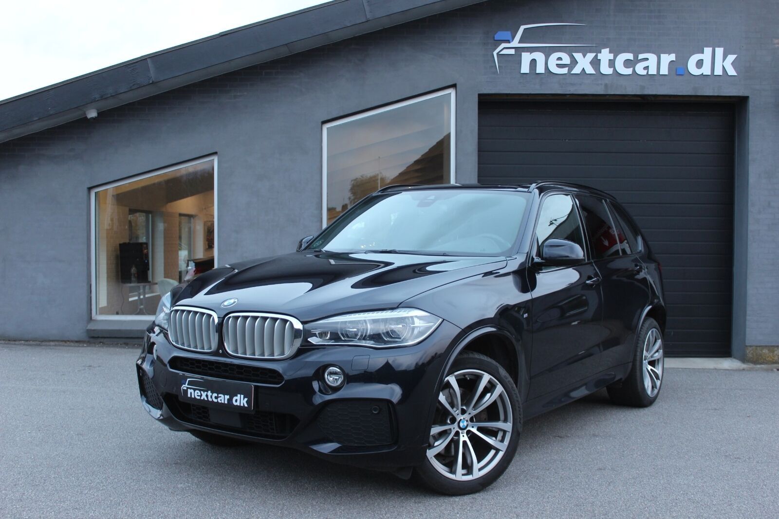 Grå BMW X5 fra 2015