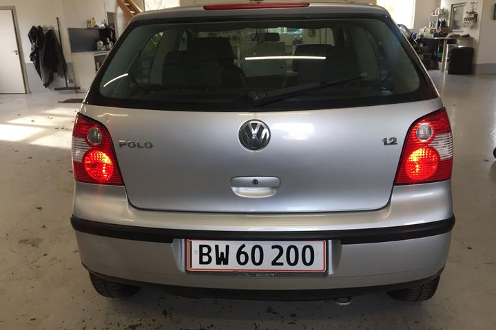 Sølv VW Polo fra 2004
