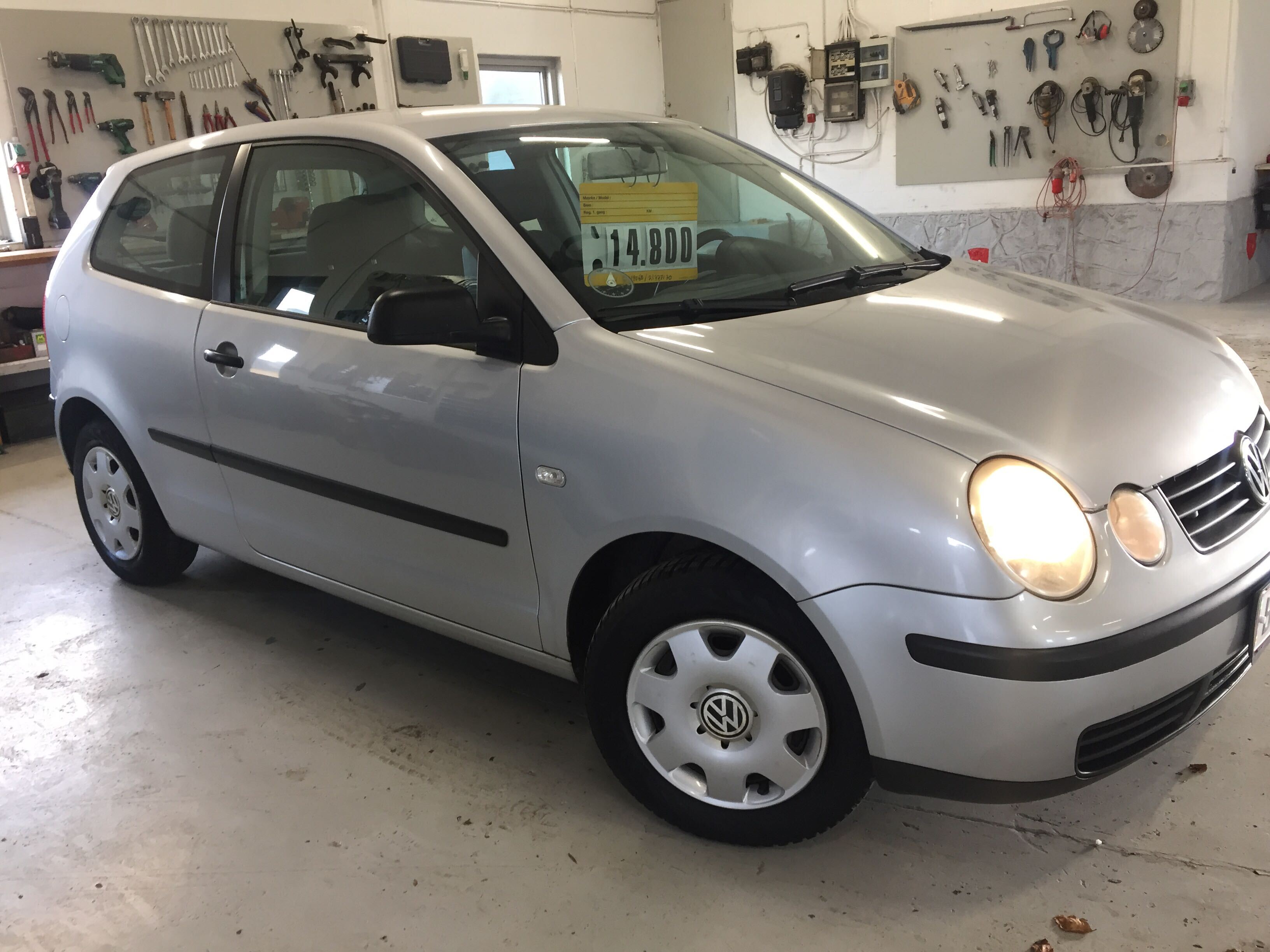 Sølv VW Polo fra 2004