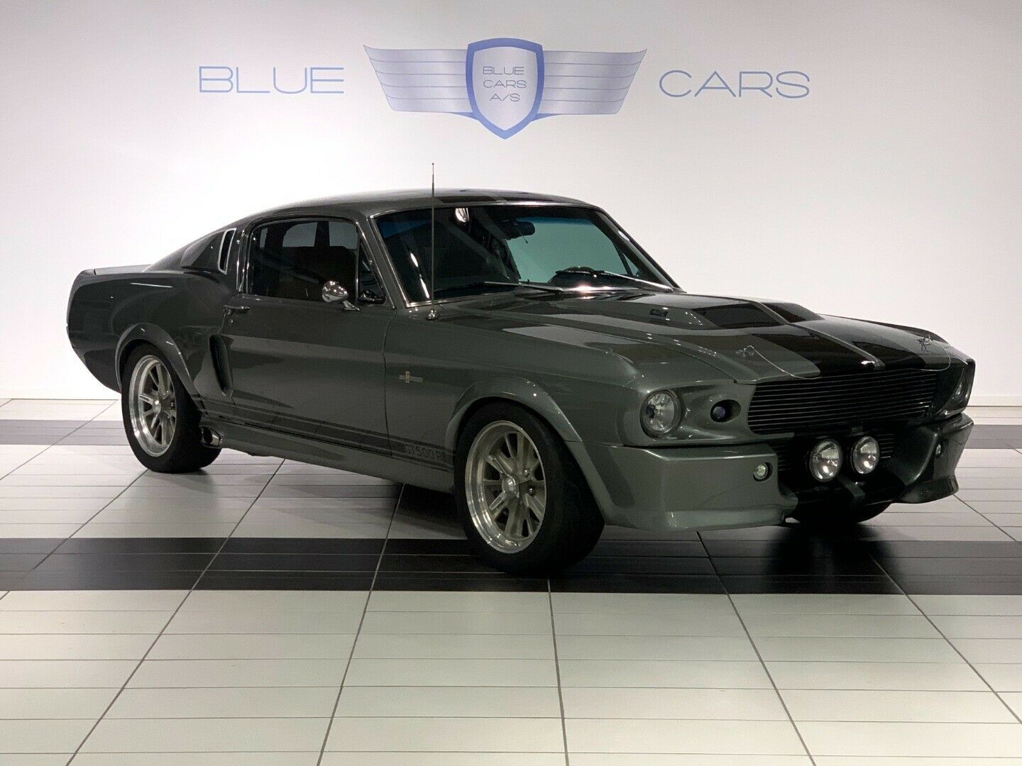 Grå Ford Mustang fra 1967