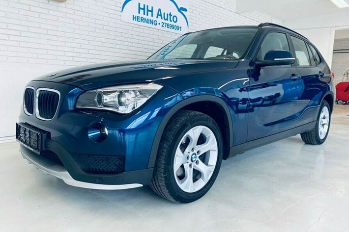 Blå BMW X1 fra 2014