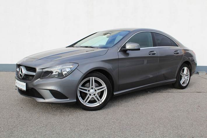Grå Mercedes CLA180 fra 2014