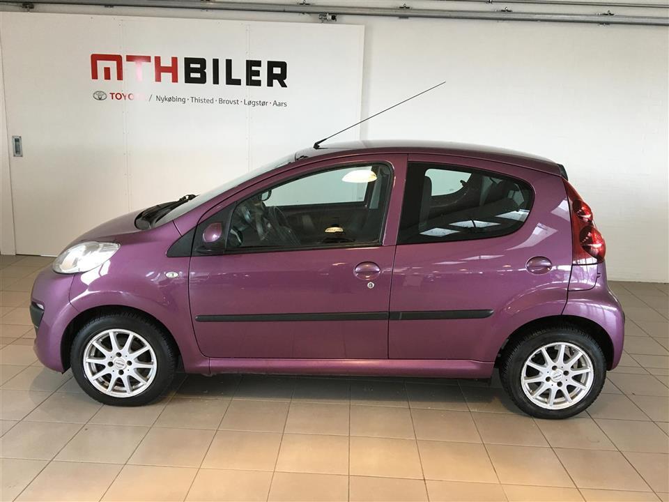 Lilla Peugeot 107 fra 2013